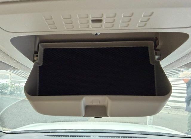 TOYOTA NOAH HYBRID G 2015 full