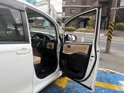 TOYOTA NOAH HYBRID G 2015 full