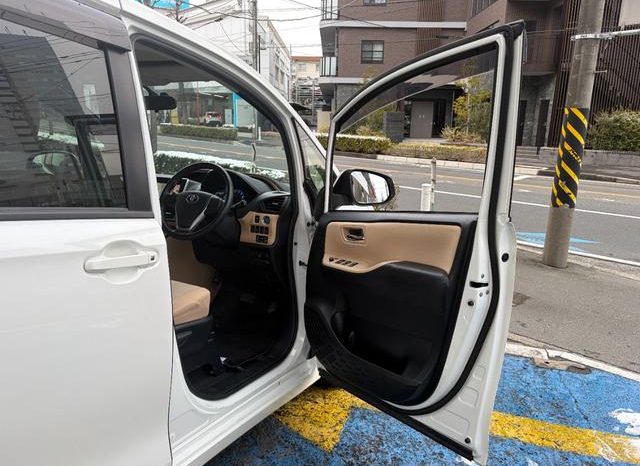 TOYOTA NOAH HYBRID G 2015 full