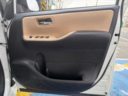 TOYOTA NOAH HYBRID G 2015 full