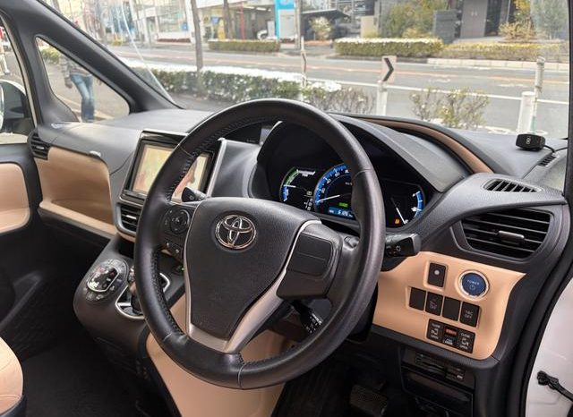 TOYOTA NOAH HYBRID G 2015 full