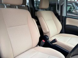 TOYOTA NOAH HYBRID G 2015 full