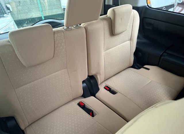 TOYOTA NOAH HYBRID G 2015 full