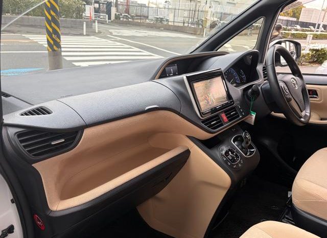 TOYOTA NOAH HYBRID G 2015 full