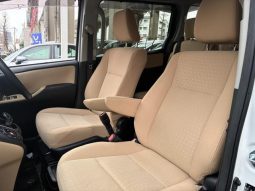 TOYOTA NOAH HYBRID G 2015 full