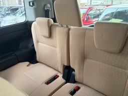TOYOTA NOAH HYBRID G 2015 full