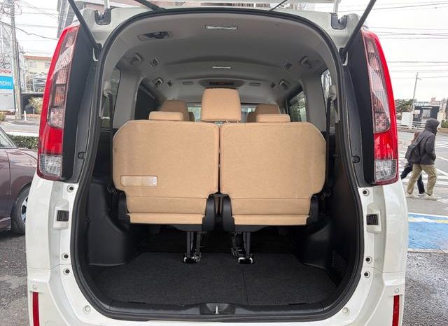 TOYOTA NOAH HYBRID G 2015 full