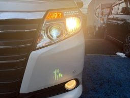 TOYOTA NOAH HYBRID G 2015 full