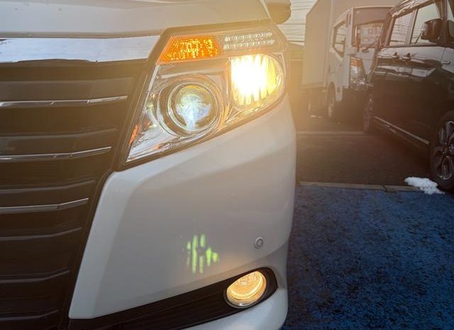 TOYOTA NOAH HYBRID G 2015 full