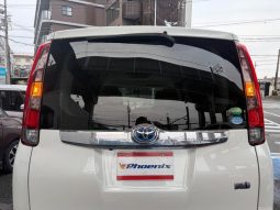 TOYOTA NOAH HYBRID G 2015 full