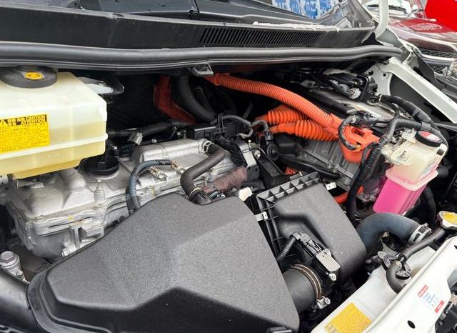 TOYOTA NOAH HYBRID G 2015 full