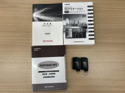 TOYOTA VOXY HYBRID V 2015 full