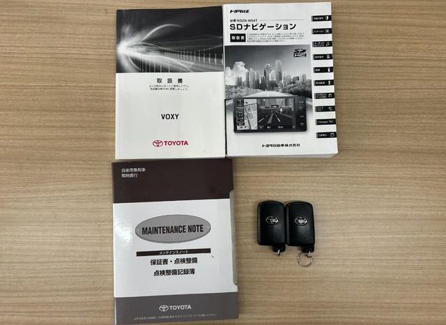 TOYOTA VOXY HYBRID V 2015 full