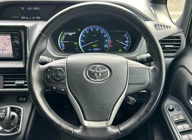 TOYOTA VOXY HYBRID V 2015 full