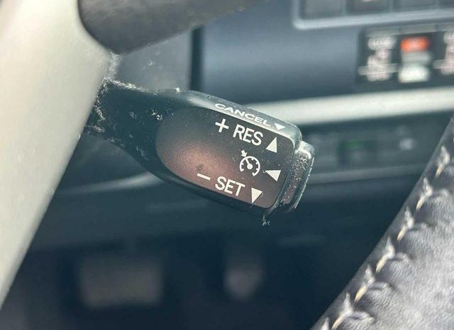 TOYOTA VOXY HYBRID V 2015 full