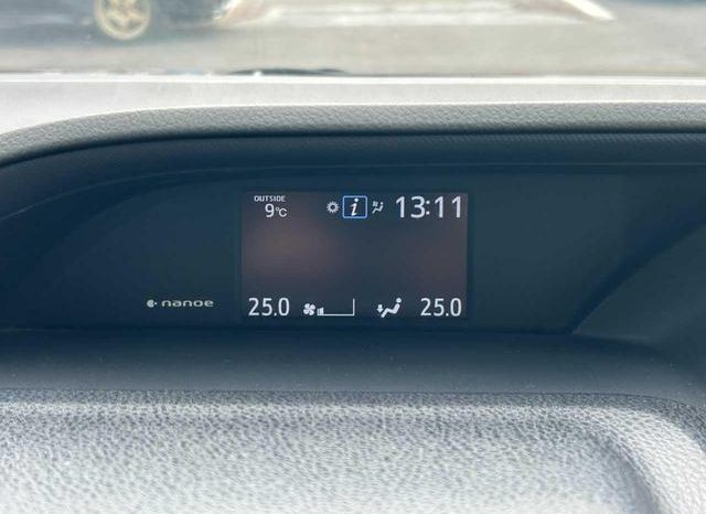 TOYOTA VOXY HYBRID V 2015 full