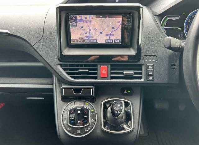 TOYOTA VOXY HYBRID V 2015 full