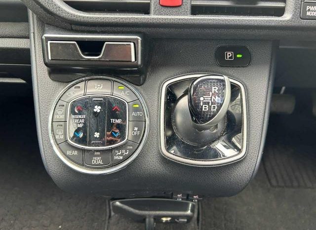 TOYOTA VOXY HYBRID V 2015 full