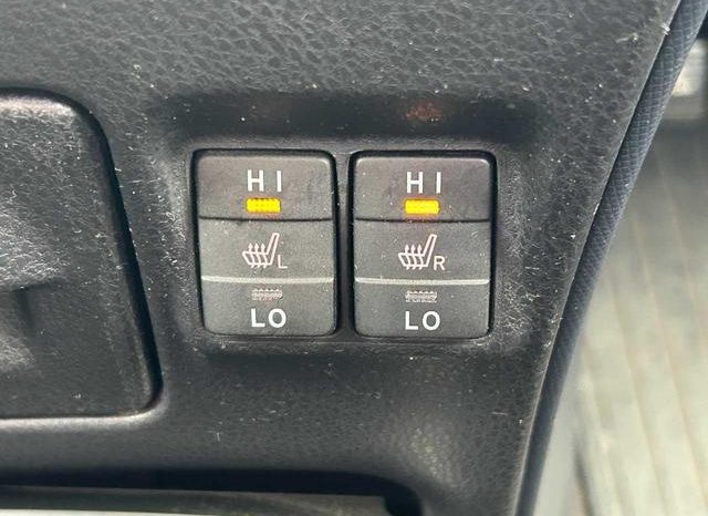 TOYOTA VOXY HYBRID V 2015 full