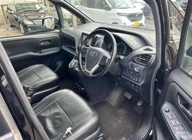 TOYOTA VOXY HYBRID V 2015 full