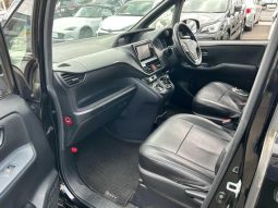 TOYOTA VOXY HYBRID V 2015 full