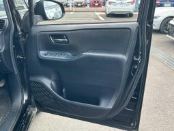 TOYOTA VOXY HYBRID V 2015 full