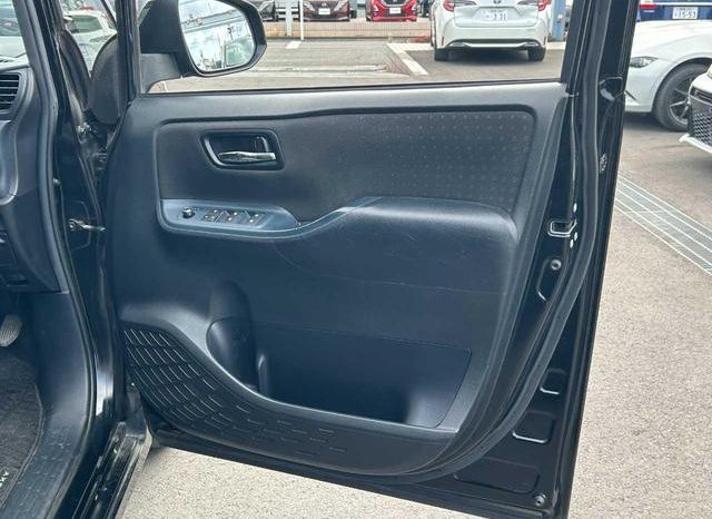 TOYOTA VOXY HYBRID V 2015 full