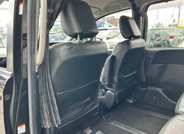 TOYOTA VOXY HYBRID V 2015 full