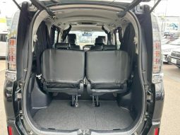 TOYOTA VOXY HYBRID V 2015 full