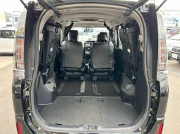 TOYOTA VOXY HYBRID V 2015 full