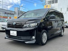 TOYOTA VOXY HYBRID V 2015