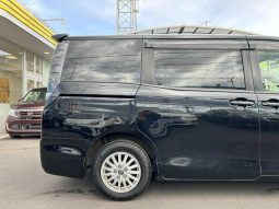 TOYOTA VOXY HYBRID V 2015 full