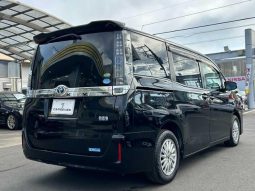 TOYOTA VOXY HYBRID V 2015 full