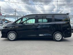 TOYOTA VOXY HYBRID V 2015 full