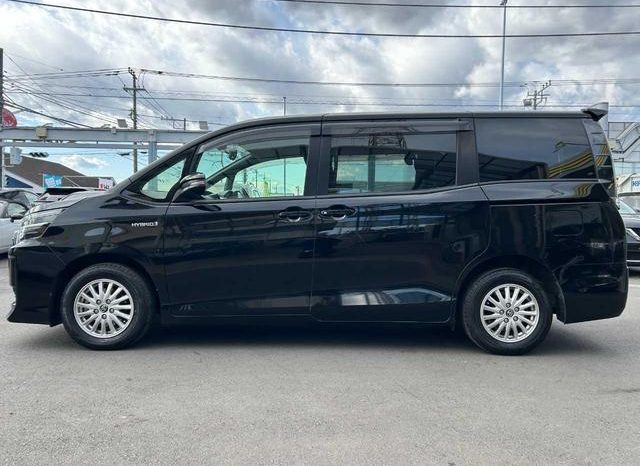 TOYOTA VOXY HYBRID V 2015 full