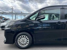 TOYOTA VOXY HYBRID V 2015 full