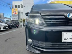TOYOTA VOXY HYBRID V 2015 full
