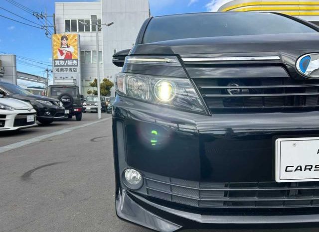 TOYOTA VOXY HYBRID V 2015 full