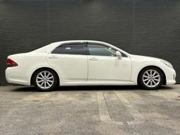 TOYOTA CROWN ROYAL SALOON NAVI PACKAGE full