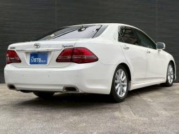 TOYOTA CROWN ROYAL SALOON NAVI PACKAGE full