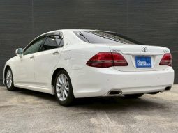 TOYOTA CROWN ROYAL SALOON NAVI PACKAGE full