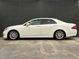 TOYOTA CROWN ROYAL SALOON NAVI PACKAGE full