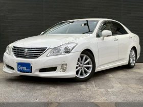 TOYOTA CROWN ROYAL SALOON NAVI PACKAGE