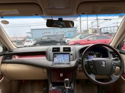TOYOTA CROWN ROYAL SALOON NAVI PACKAGE full