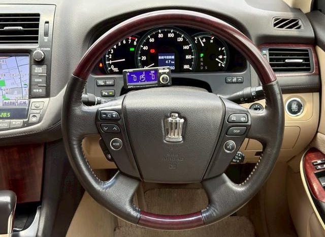 TOYOTA CROWN ROYAL SALOON NAVI PACKAGE full