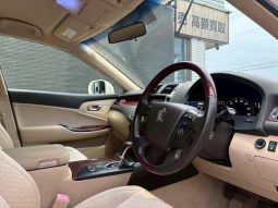 TOYOTA CROWN ROYAL SALOON NAVI PACKAGE full