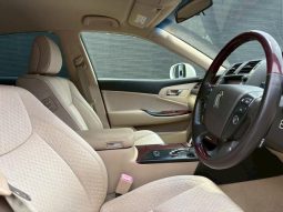 TOYOTA CROWN ROYAL SALOON NAVI PACKAGE full