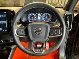 VOLVO XC40 T4 AWD R-DESIGN 2018 full