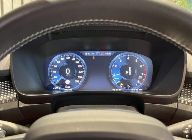 VOLVO XC40 T4 AWD R-DESIGN 2018 full