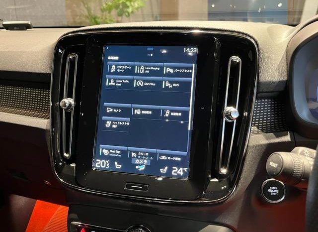 VOLVO XC40 T4 AWD R-DESIGN 2018 full